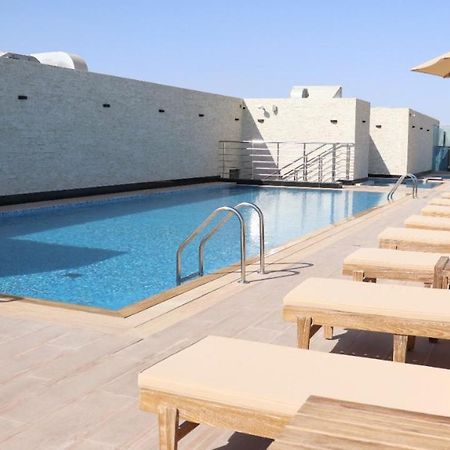 אבו דאבי Al Riyadh Hotel Apartments מראה חיצוני תמונה