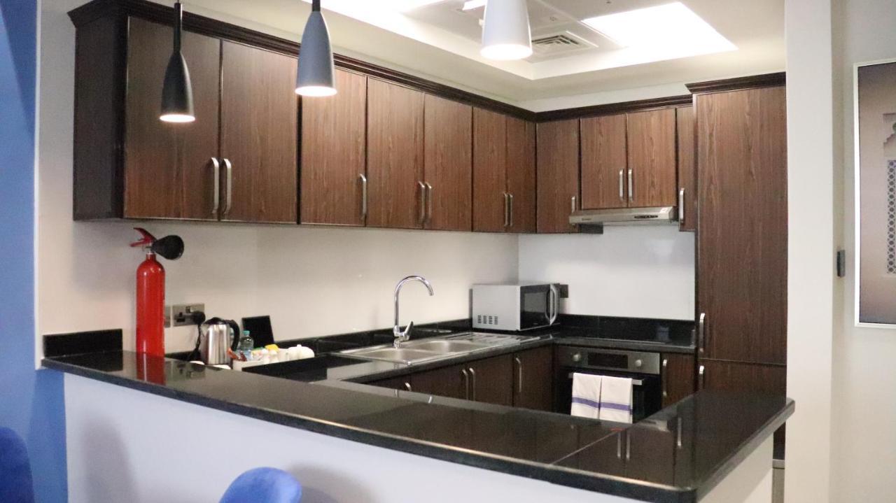 אבו דאבי Al Riyadh Hotel Apartments מראה חיצוני תמונה