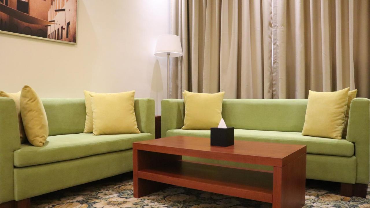 אבו דאבי Al Riyadh Hotel Apartments מראה חיצוני תמונה