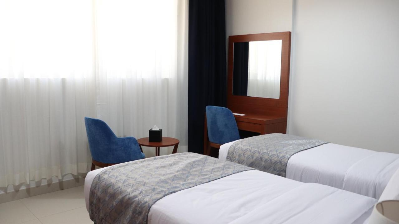 אבו דאבי Al Riyadh Hotel Apartments מראה חיצוני תמונה