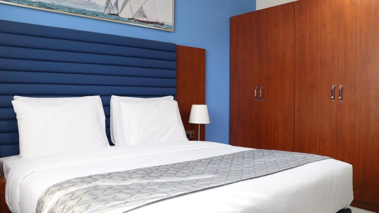 אבו דאבי Al Riyadh Hotel Apartments מראה חיצוני תמונה
