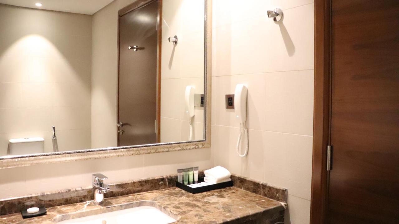 אבו דאבי Al Riyadh Hotel Apartments מראה חיצוני תמונה