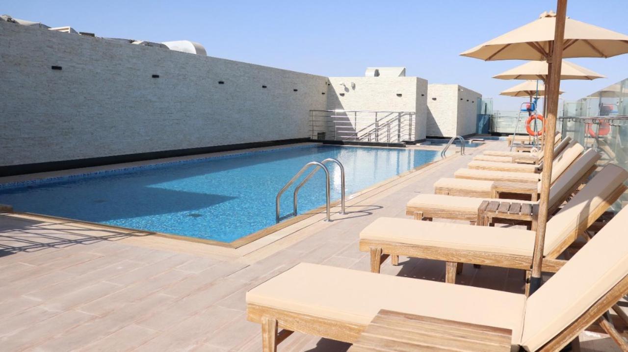 אבו דאבי Al Riyadh Hotel Apartments מראה חיצוני תמונה
